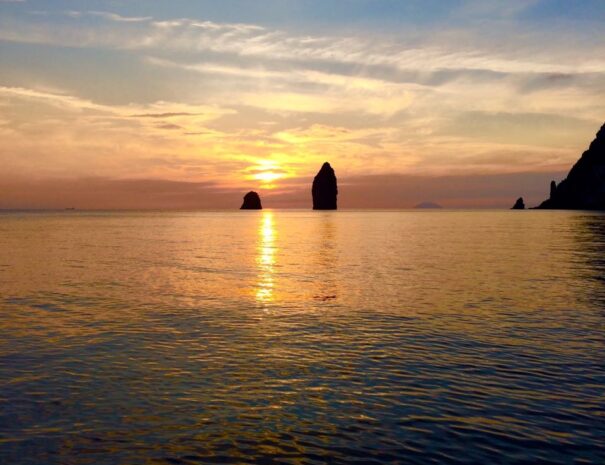 apertivo al tramonto lipari