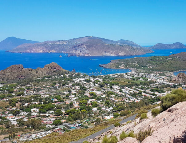 tour per visitare l'isola di Vulcano in barca